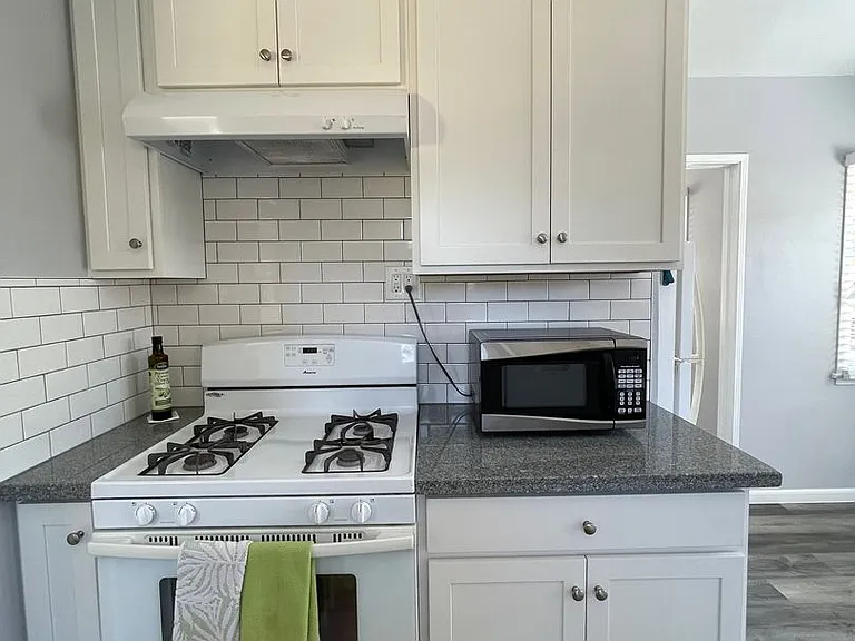 317 S D St — Photo 6