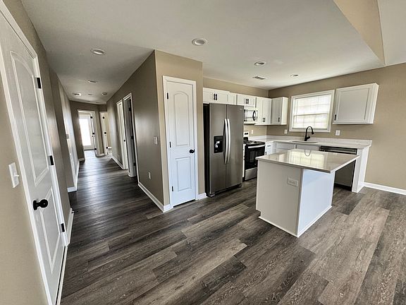5th image of 7034 Caravan Dr
