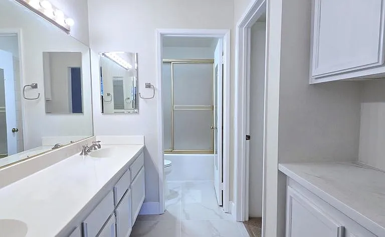 235 S Holliston Ave #113 — Photo 14