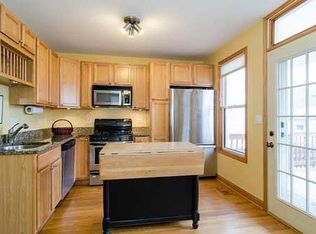 2468 W Hutchinson St, Chicago, IL 60618