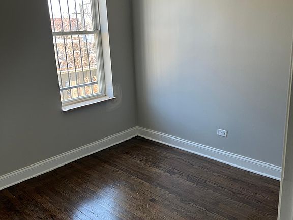 2nd image of 6207 S King Dr