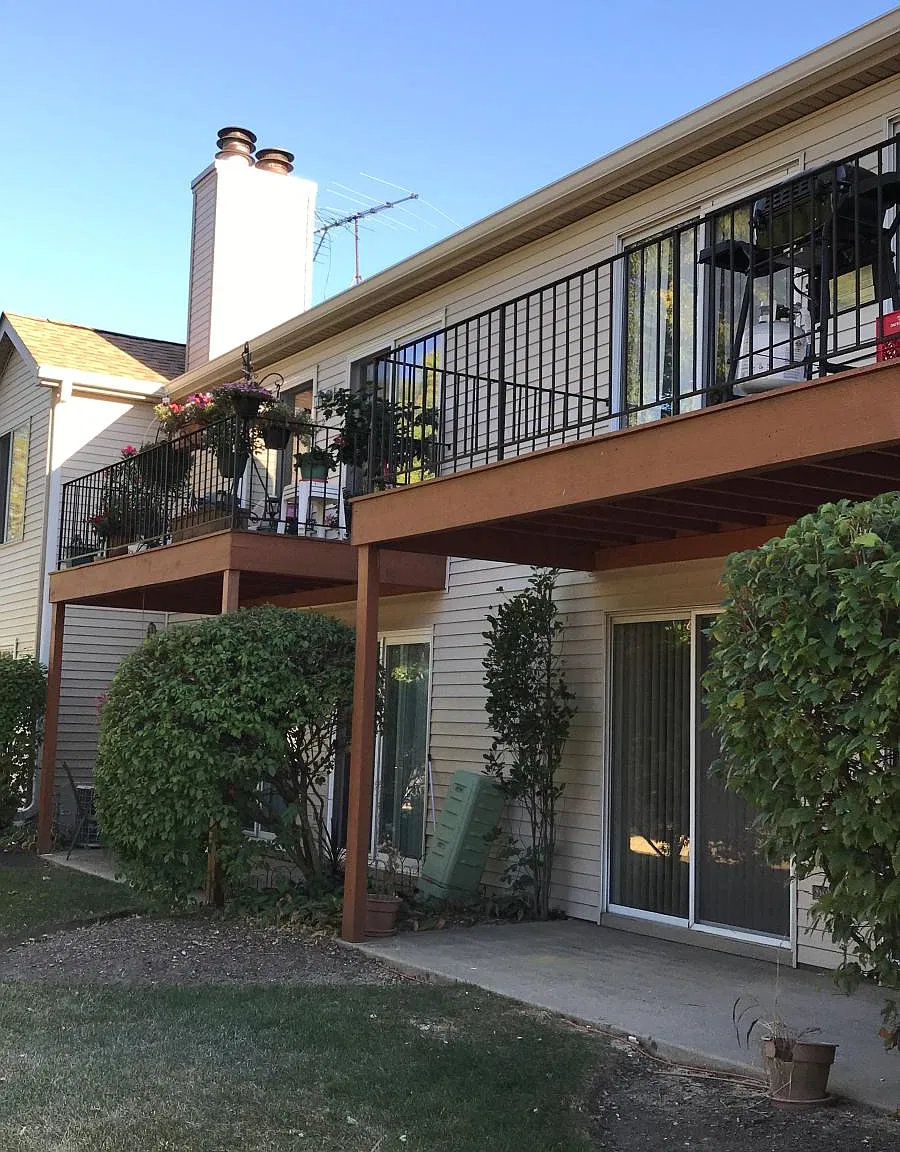 7010 Newport Drive — Photo 2