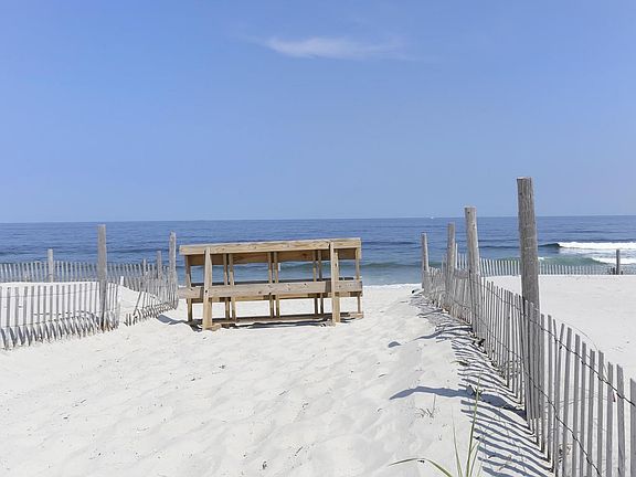 4th image of 12300 Beach Ave