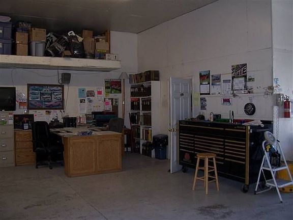 4th image of 3060 Industrial Dr
