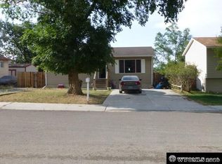 415 W Virginia Pl, Green River, WY 82935