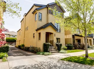 2915 Lord Byron Pl, Eugene, OR 97408