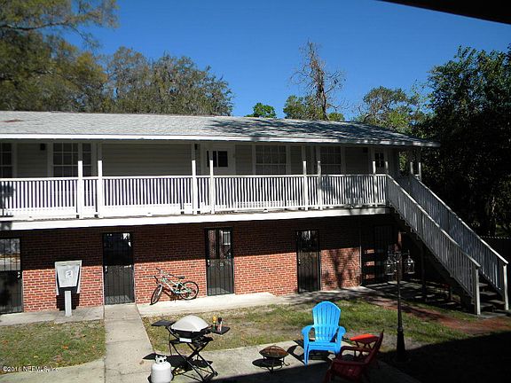 2nd image of 2955 Park St APT 4