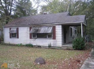 570 Yancey Dr, Forest Park, GA 30297