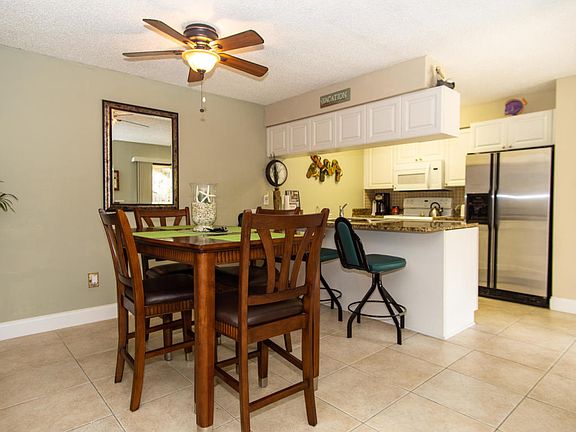 4th image of 8751 Oleander Ct
