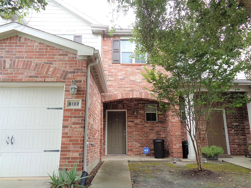 8122 Montague Manor Ln