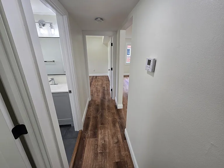 6305 Englewood Ave #1 — Photo 17