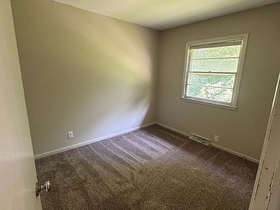 4th image of 14623 Valley View Dr #1