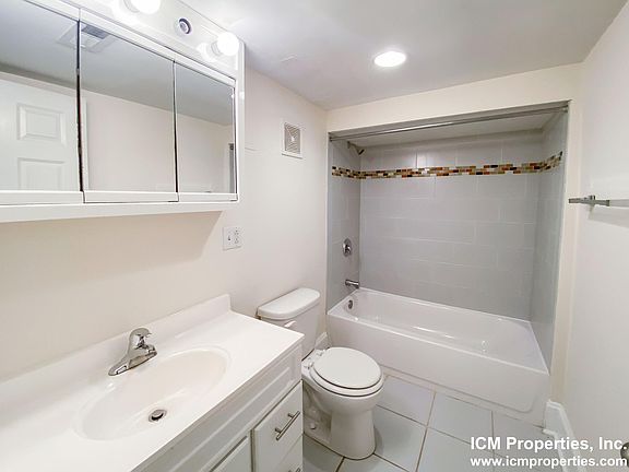 5th image of 2504 N Lincoln Ave #A1