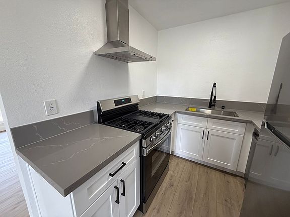 2nd image of 1623 S Walnut St #1629-8