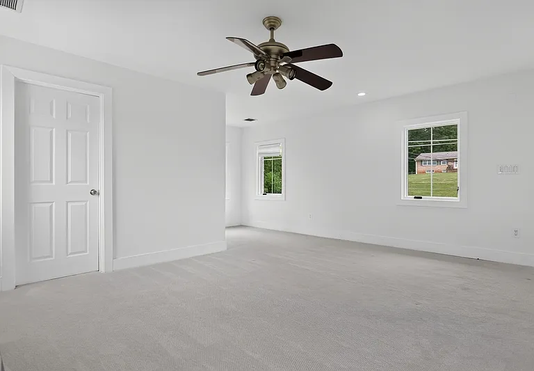 7818 Leland Rd — Photo 40