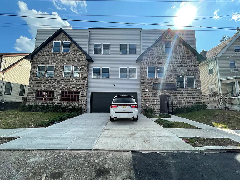 11 Silkman Pl #A — Photo 12