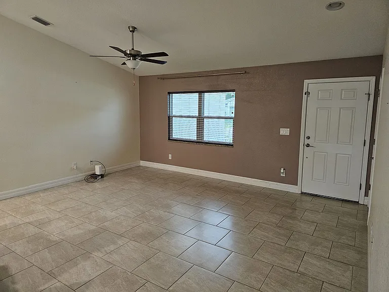 4535 Maplewood Ter — Photo 6
