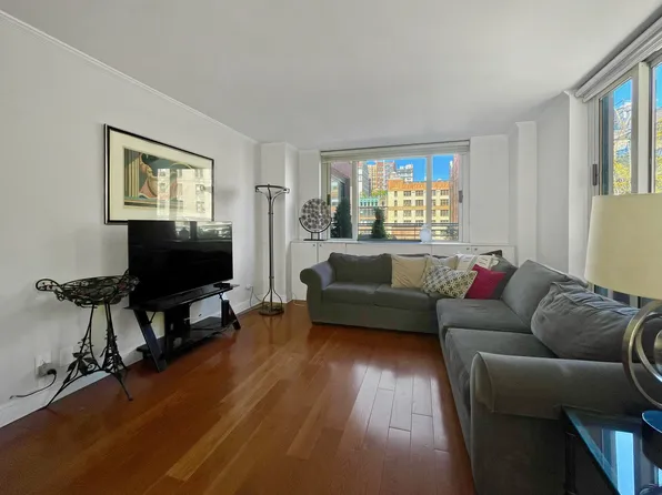 1 Irving Place P9F image 2 of 15