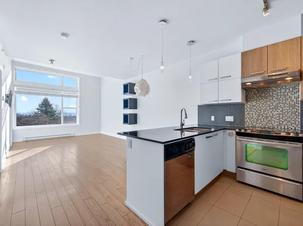 15956 86a Ave #430, Surrey, BC V4N 6N8