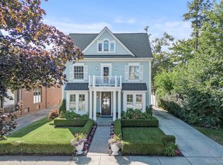 964 Pierce St, Birmingham, MI 48009