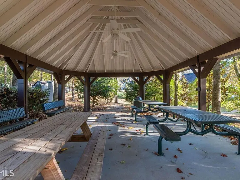 Grilling Canopy / Courtyard at Gates