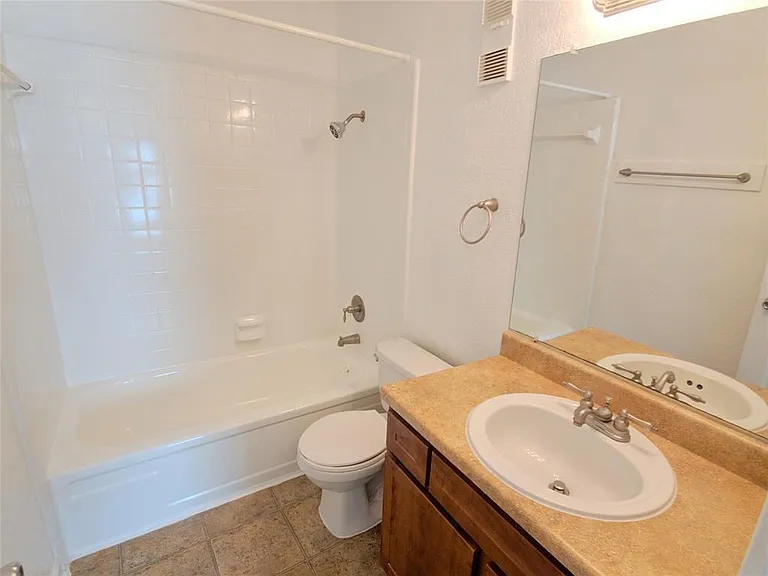 8100 Creekbend Dr #184 — Photo 12