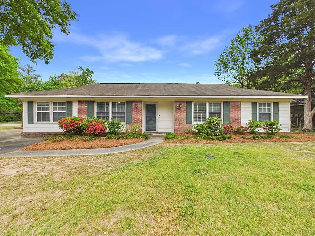 6625 Charter Oaks Cir photo 1
