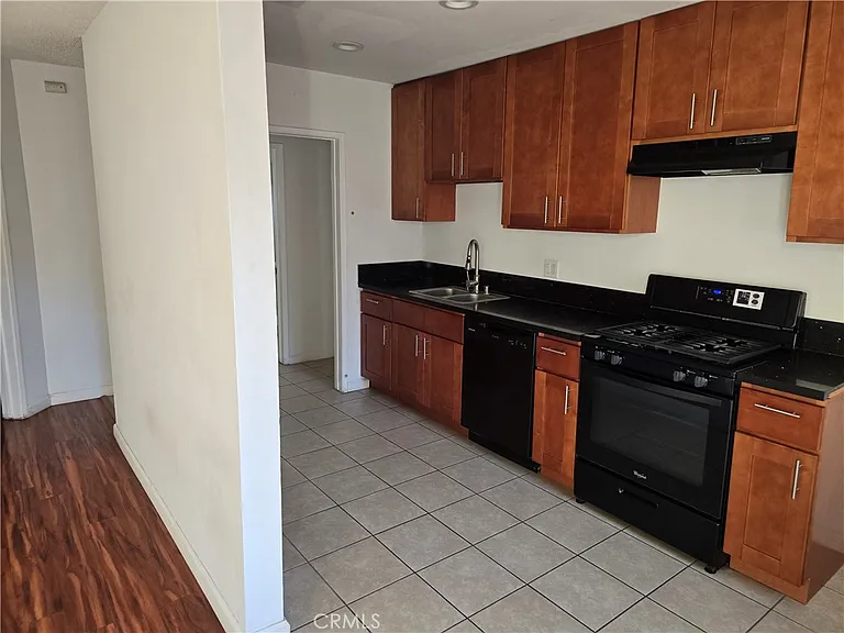 1012 Davis Ave #B — Photo 3