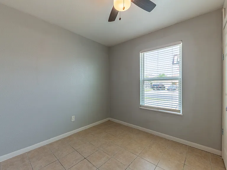 7642 Oak Chase — Photo 17