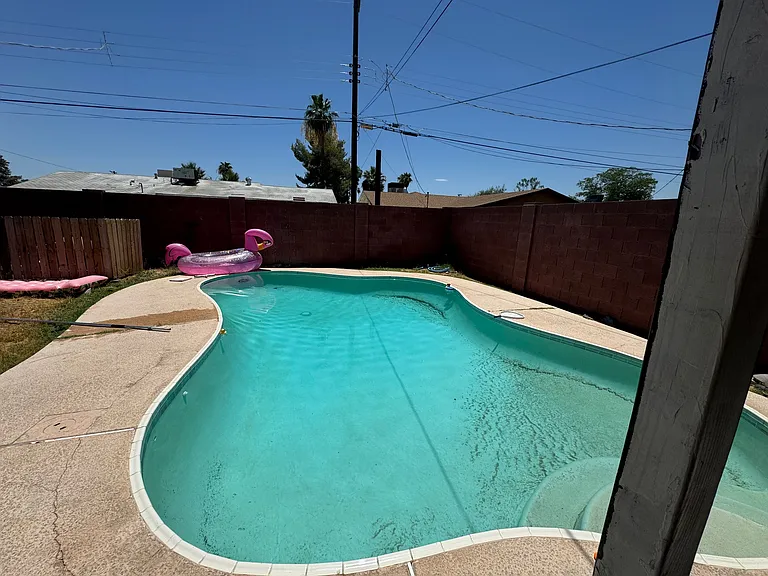 8231 E Sells Dr — Photo 3