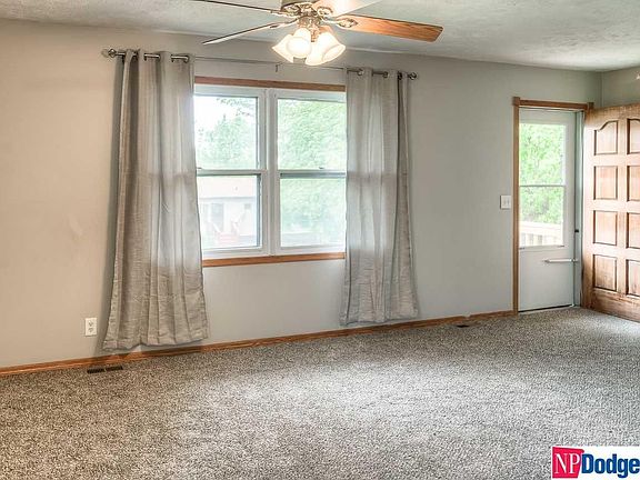 4th image of 7706 Lillian Ave