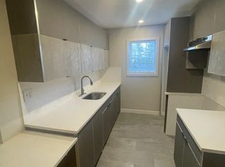 136 Hedden Ter #B, Newark, NJ 07108