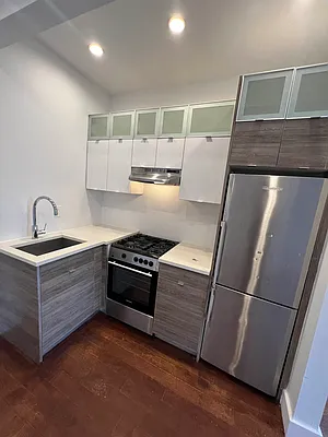 Rented by Delmark Realty LLC | media 24