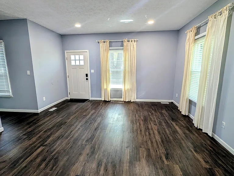 601 Arthur St — Photo 6