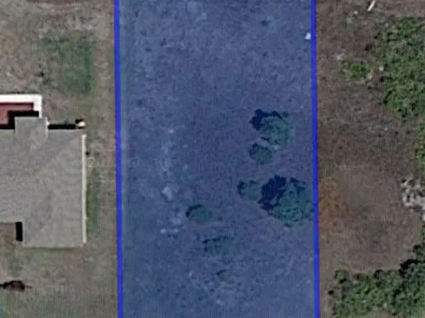 2561 25th St W, Lehigh Acres, FL 33971