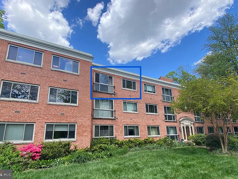 2711 Ordway St NW #302 — Photo 2