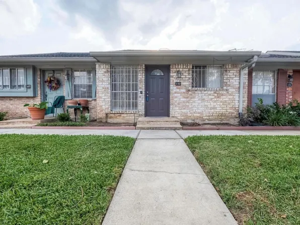 1108 W Tri Oaks Ln APT 150, Houston, TX 77043