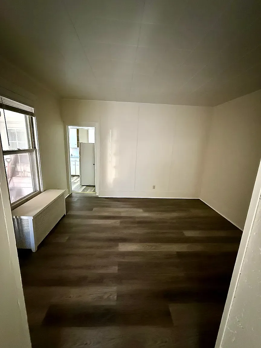Studio, 550 sqft, $1,050 — Photo 3