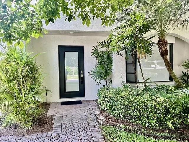 3 bed, 2.5 bath, 1140 sqft, $9,000 — Photo 2