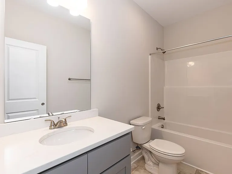 220 E Granville St — Photo 10