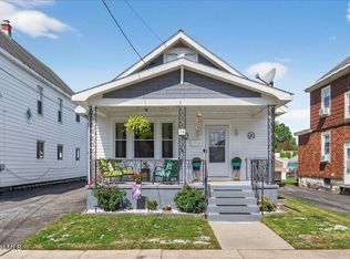 14 Chester St, Schenectady, NY 12304