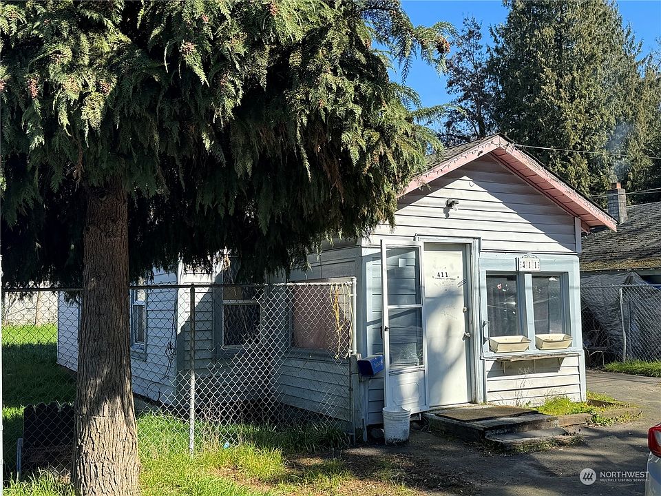 2nd image of 411 Rosewood Street