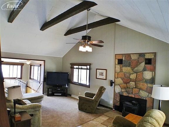 4th image of 11063 Woodward Dr