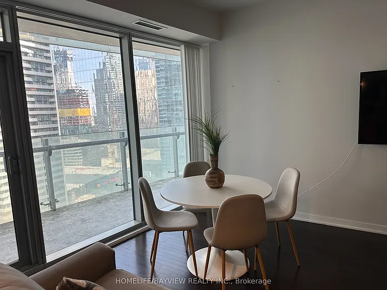 14 York St #2701 — Photo 8