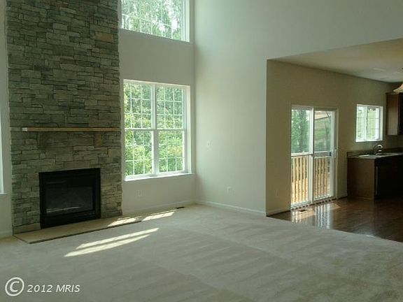 3rd image of 28 Perth Dr