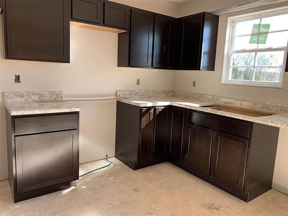 2nd image of 629 Cherry Blossom Rd