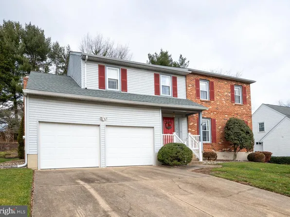 16 Old Stable Ln, Newark, DE 19711