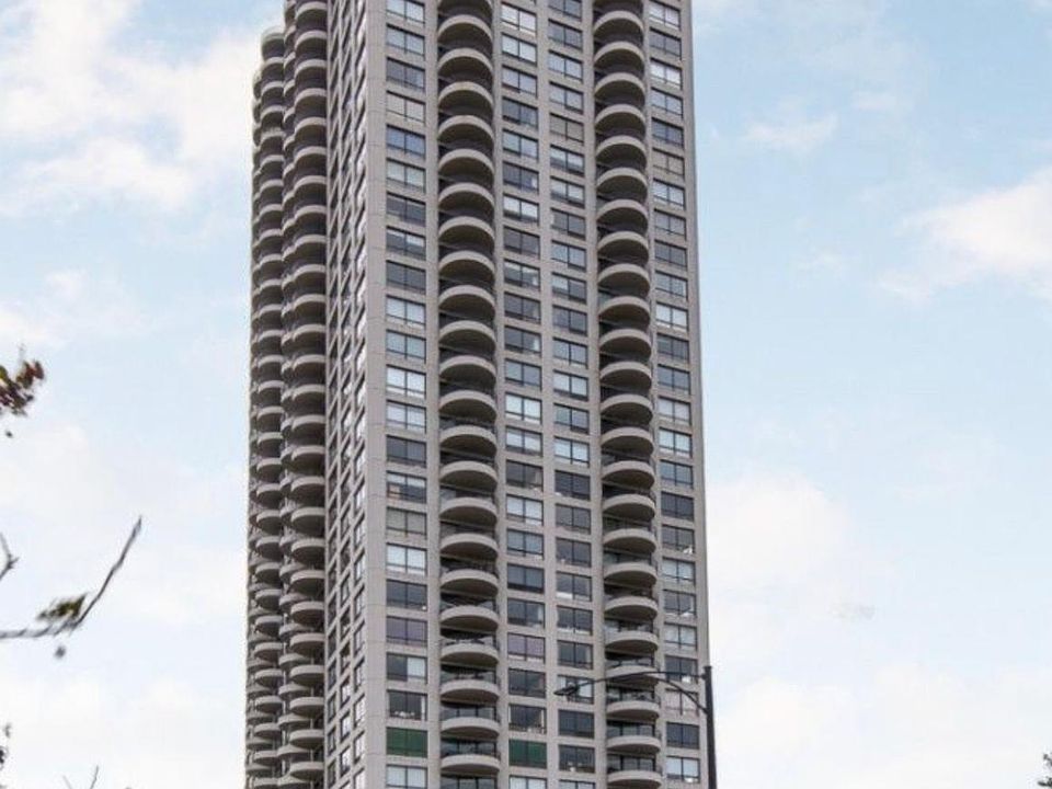 1st image of 2020 N Lincoln Park W APT 20