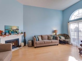 536 W 219th St UNIT 17, Carson, CA 90745