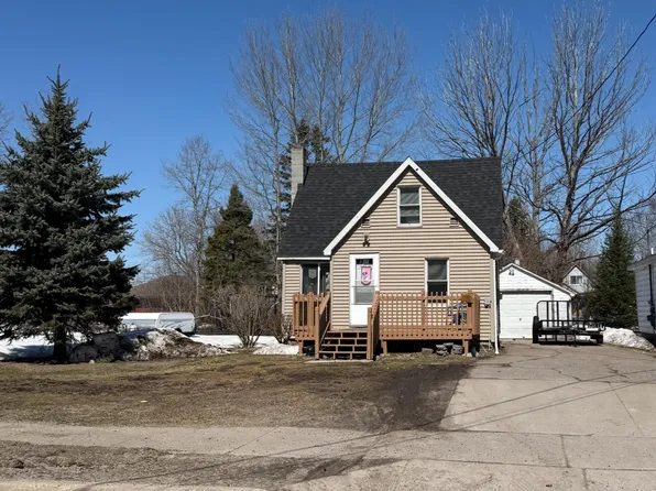 1051 E Spruce St, Sault Sainte Marie, MI 49783